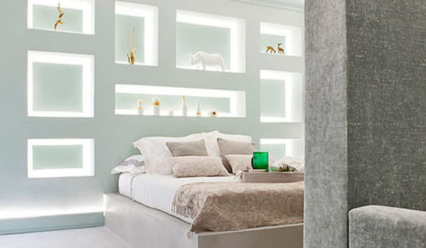 Dormitorio tipo suite con salón y baño proyectado para Casa Decor 2015