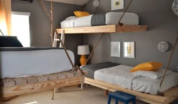 Dormitorios compartidos para tres y cuatro hermanos