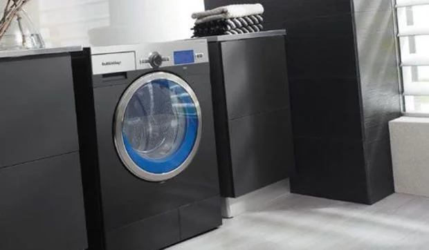 Electrodomésticos en negro lacado