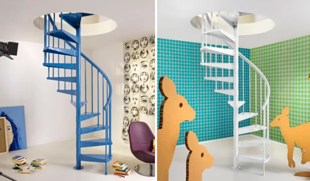 Escaleras de caracol Clip, en zul y blanco, de Fontanot