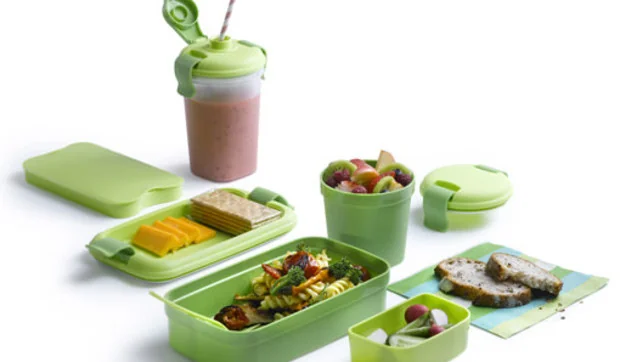 Fiambreras y vasos con estilo para comer fuera de casa