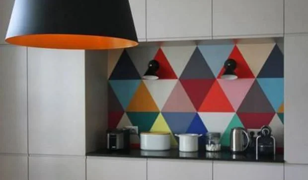 Frentes de cocina revestidos con azulejos decorativos