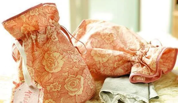 Fundas para ropa hechas con retales