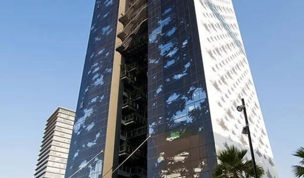 Hotel integrado en un espectacular jardín vertical