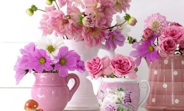 Jarras de loza, improvisados jarrones