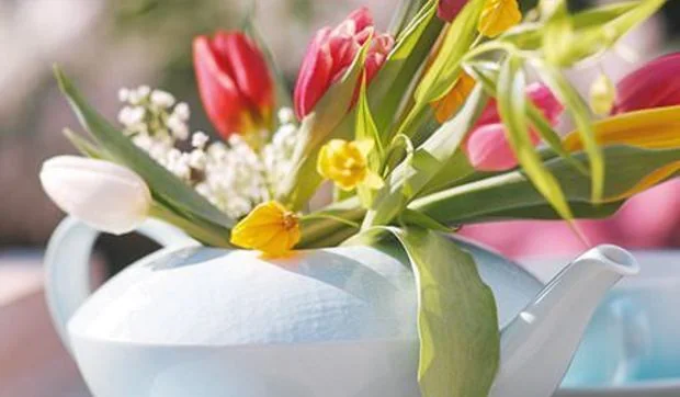 Jarrones en piezas de la vajilla