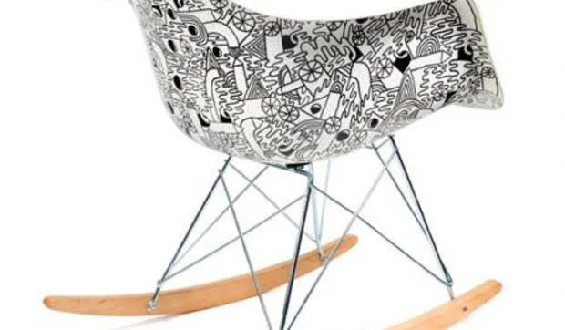 La silla Eames Plastic by Mike Perry