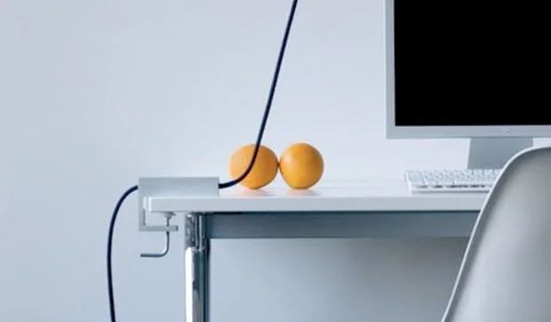 Lámpara de mesa minimalista