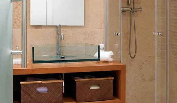 Lavabos de cristal sobre encimera 