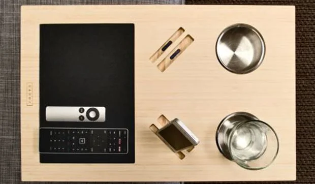 Mesa auxiliar Caddy, para no moverte del sofá