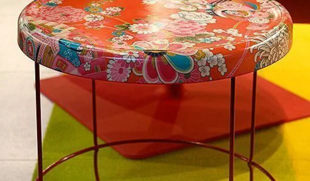 Mesas auxiliares con estampado kimono