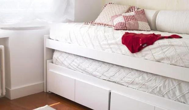 Muebles blancos en el cuarto de los niños