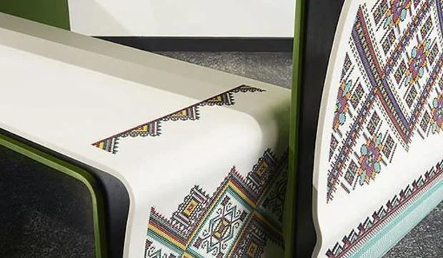 Muebles de Corian bordados