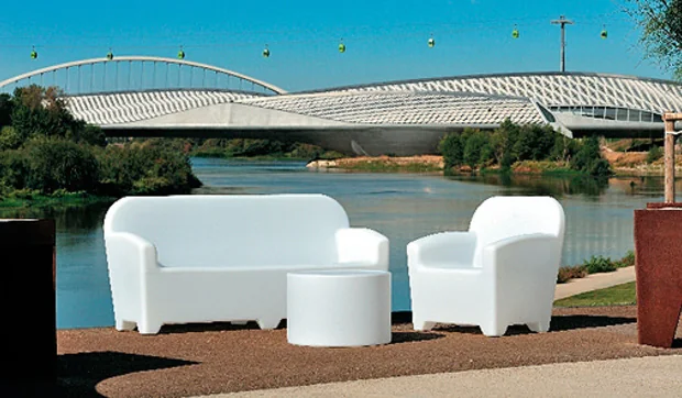 Muebles de exterior iluminados