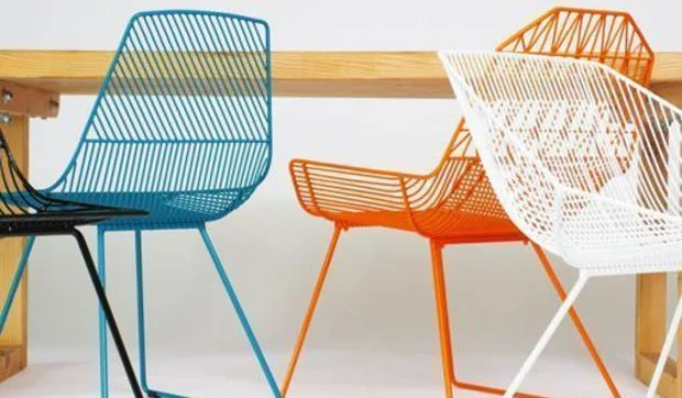 Muebles y complementos de rejilla, de la firma Bend