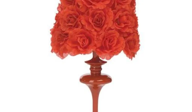 Muebles y complementos decorados con rosas