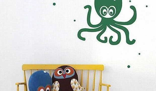 Cojines y stickers para la habitación de los niños