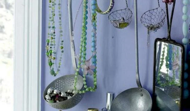 Ordena tus collares con un toque vintage