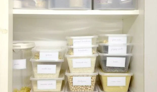 Sencilla idea para organizar la despensa y optimizar el espacio