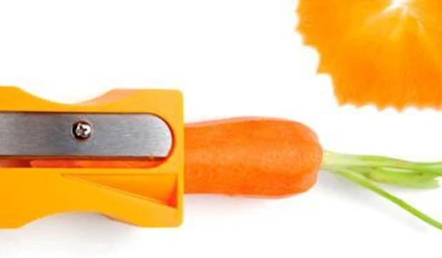 Pelador de zanahorias con forma de sacapuntas