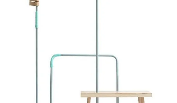 Perchero de diseño sencillo y funcional