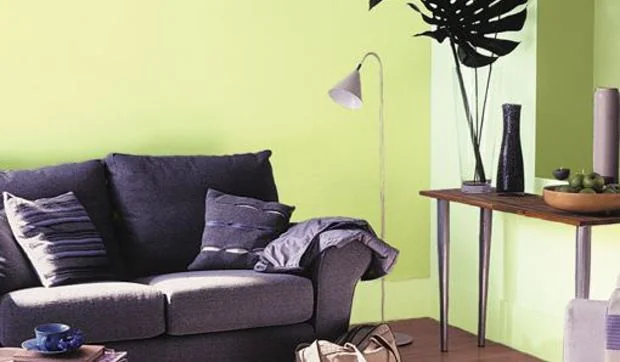 Pintar la pared en verde lima y azul turquesa