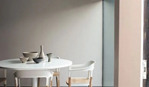 Pinturas delicadas para interiores serenos