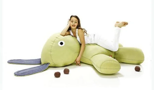Puf gigante con forma de conejo para habitaciones infantiles