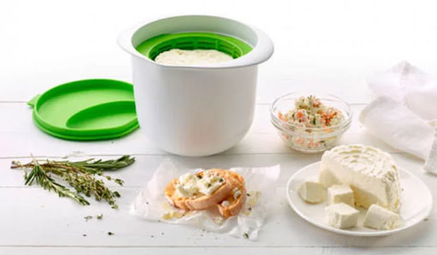 Queso fresco natural hecho en casa en unos minutos y en el microondas