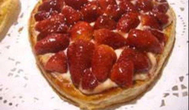 Recetas dulces: corazón de hojaldre con fresas