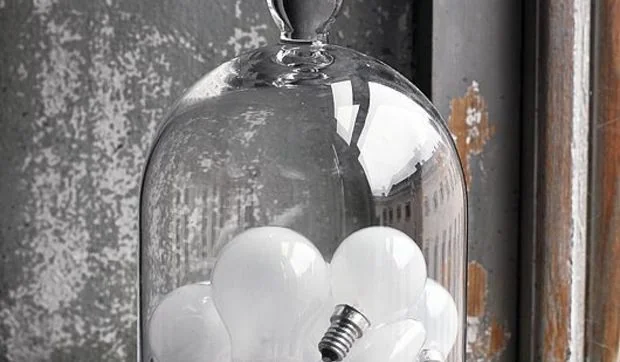 Reciclar y decorar con bombillas