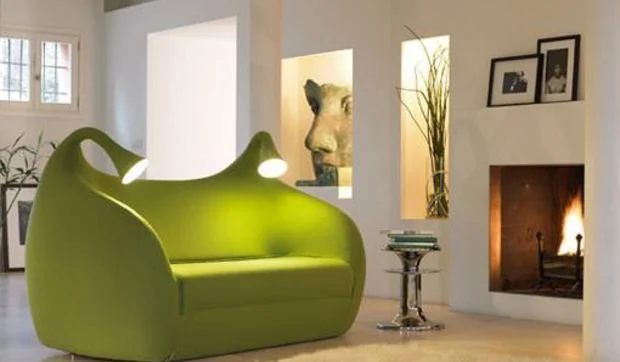 Sofá Morfeo con antenas luminosas 