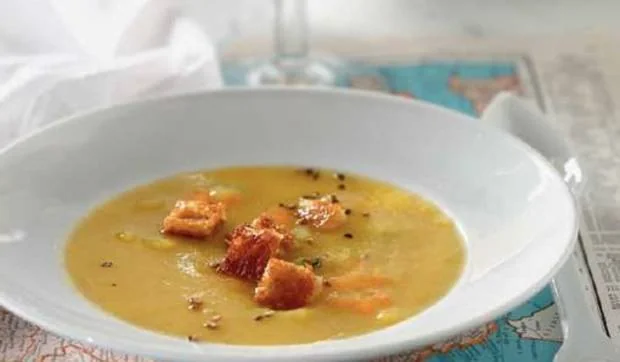 Sopa de verduras en juliana