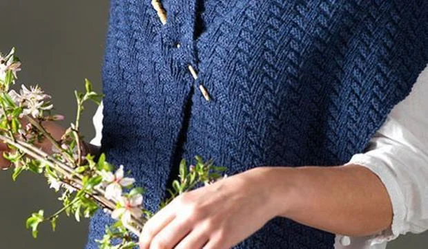 Transforma tu bufanda en un chal de primavera