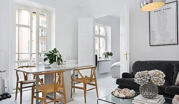 Un apartamento cálido y decorado en color blanco