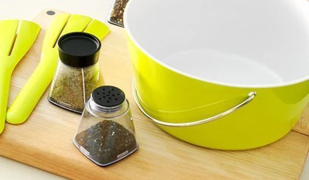 Un bol con cubiertos de Eva Solo para la mejor ensalada ¡Participa en nuestro concurso!