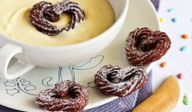 Chocolate con churros amorosos para celebrar San Valentín