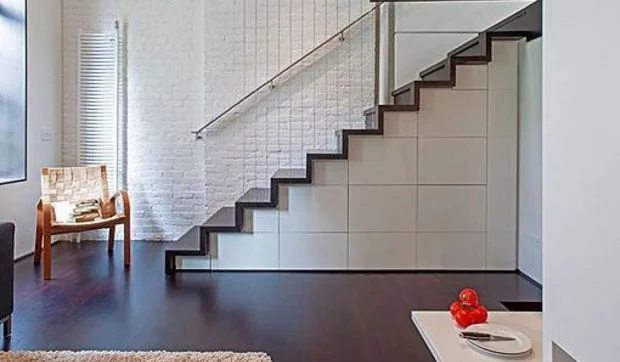 Mini apartamento que creció a lo alto