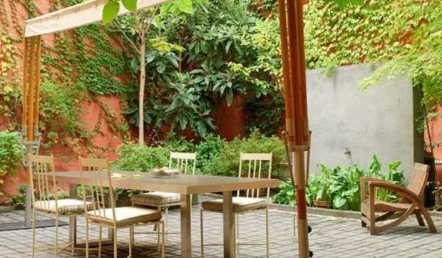 Un patio urbano para disfrutar todo el año