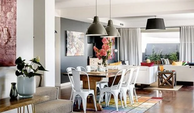 Una casa relajada y luminosa, con pinceladas de color