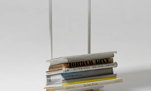 Una mesa auxiliar ligera y con mucha movilidad