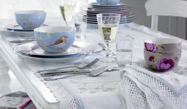 Vajillas antiguas y románticas