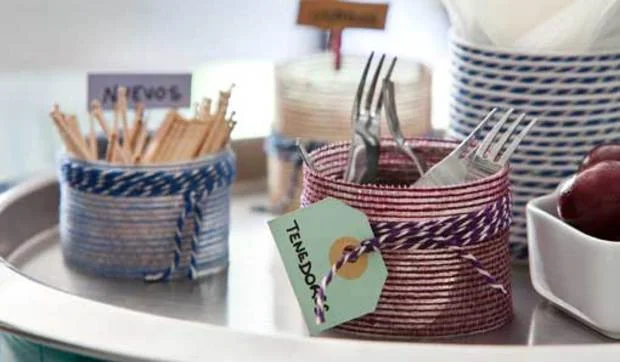 Vasitos hechos con botellas de plástico de Bezoya