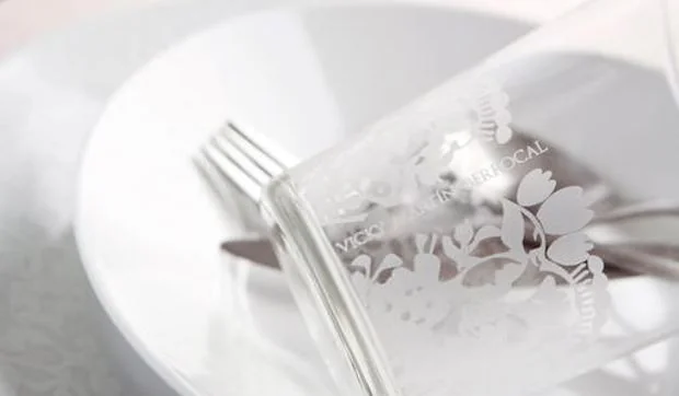 Vicky Martín Berrocal estrena dos colecciones para vestir la mesa: "Sueño flamenco" y "Tus lunares"