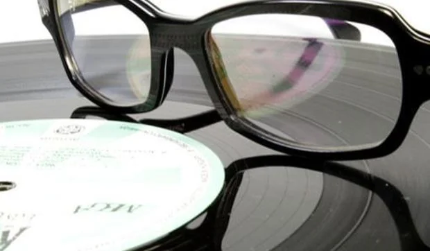 Vinylize, monturas de gafas hechas con vinilos reciclados