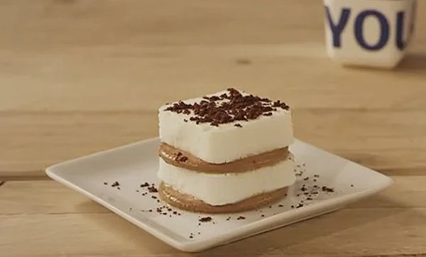 Yolamisú, un postre casero con yogur helado